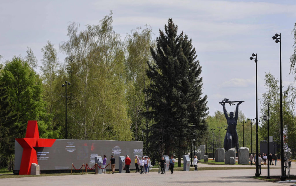 6 мая в Омске зажглись Звёзды Победы с экранами от LED TS